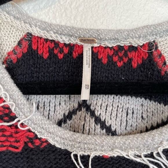 Free People Snow Angel Pullover Gray Red Black Sweater Women's Size XS - Picture 3 of 8